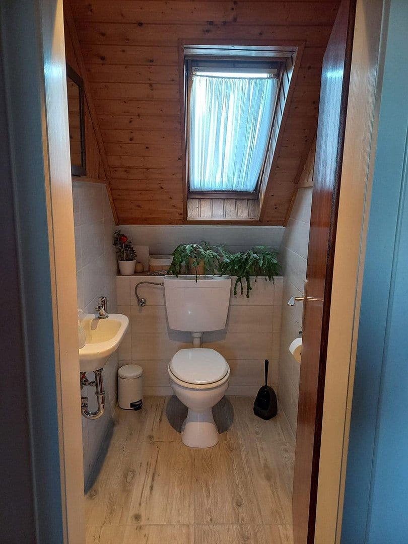 Predaj domu 130 m², pozemok 574 m², Waldstr. 7, Heidenrod, Hesensko Predaj domu 130 m², pozemok 574 m², Waldstr. 7, Heidenrod, Hesensko