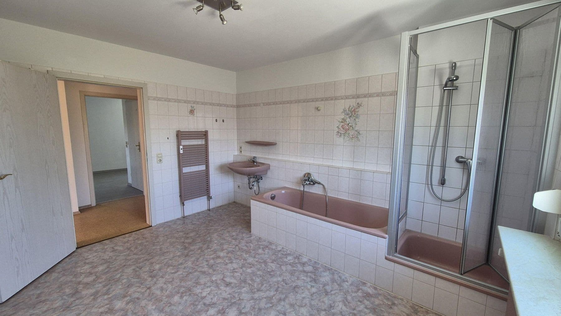 Prenájom bytu 3-izbový 113 m², Bad Säckingen, Bádensko-Wurttembersko Prenájom bytu 3-izbový 113 m², Bad Säckingen, Bádensko-Wurttembersko