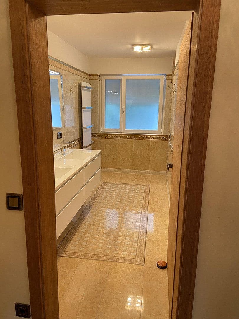 Predaj bytu 4-izbový 135 m², Hochstraße 30, Baden-Baden, Bádensko-Wurttembersko Predaj bytu 4-izbový 135 m², Hochstraße 30, Baden-Baden, Bádensko-Wurttembersko
