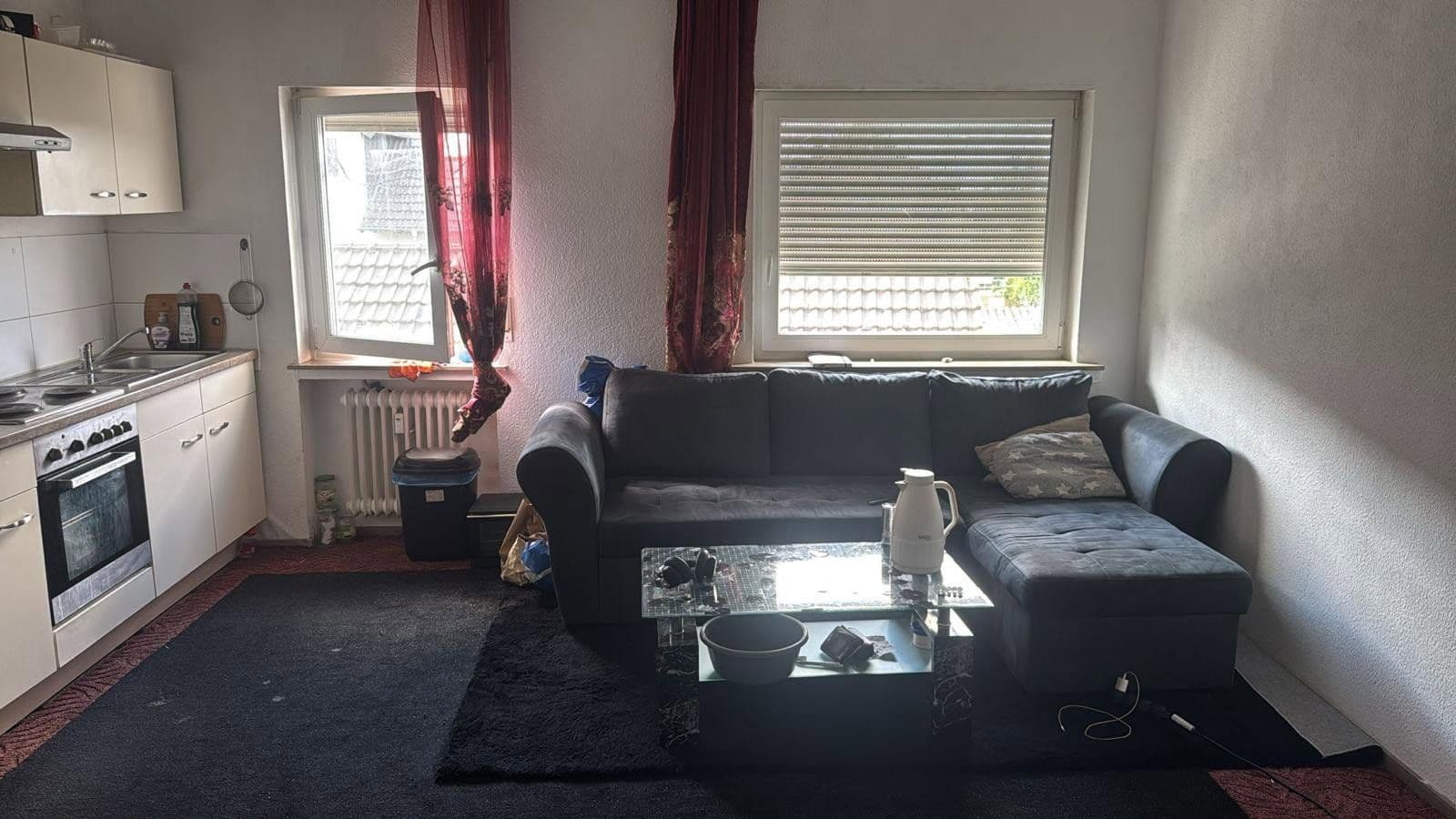 Prenájom bytu 2-izbový 40 m², Deutzer Straße 17a, Niederkassel, Severné Porýnie - Westfálsko Prenájom bytu 2-izbový 40 m², Deutzer Straße 17a, Niederkassel, Severné Porýnie - Westfálsko