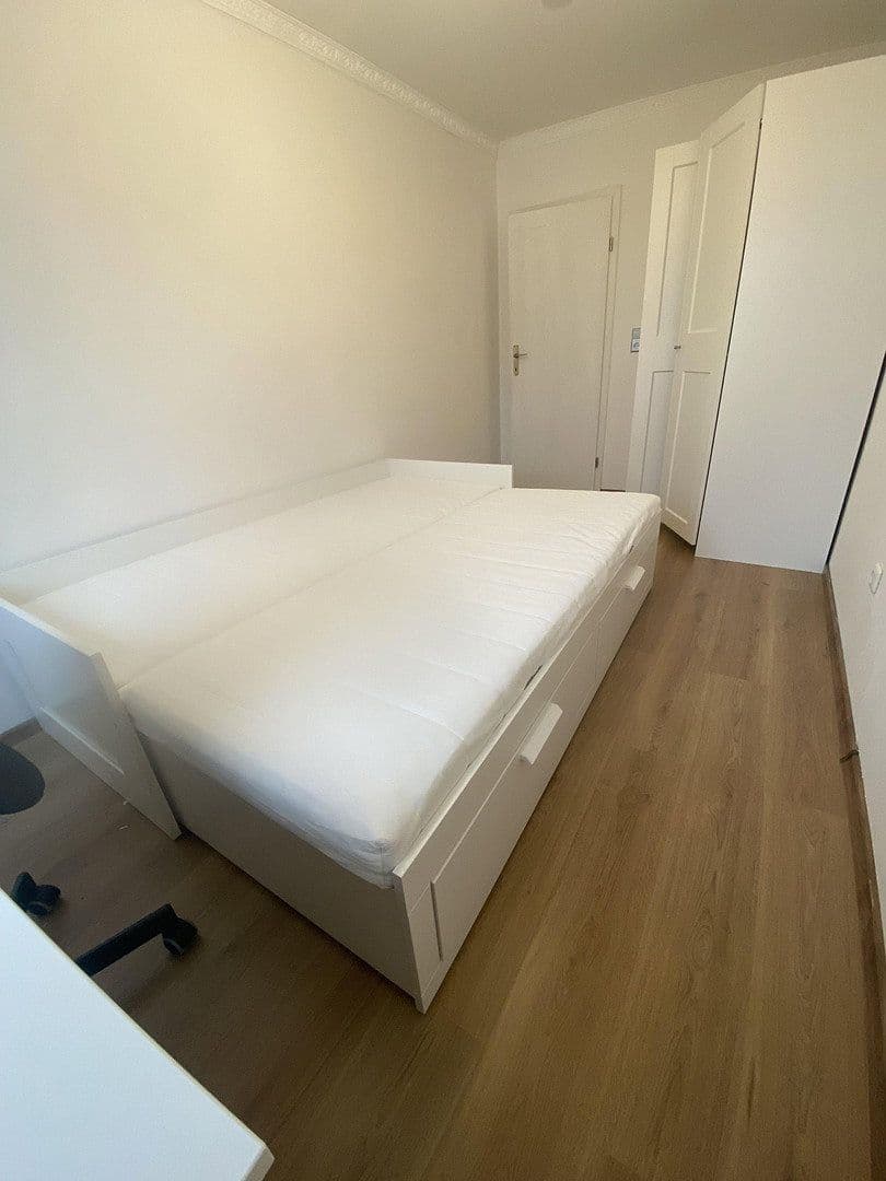 Prenájom bytu 6-izbový 12 m², Kaufbeuren, Bavorsko Prenájom bytu 6-izbový 12 m², Kaufbeuren, Bavorsko