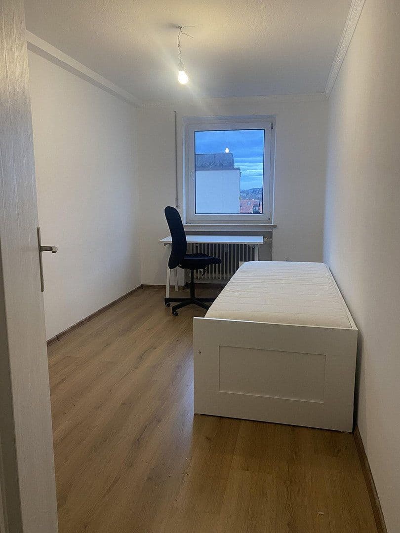 Prenájom bytu 6-izbový 12 m², Kaufbeuren, Bavorsko Prenájom bytu 6-izbový 12 m², Kaufbeuren, Bavorsko