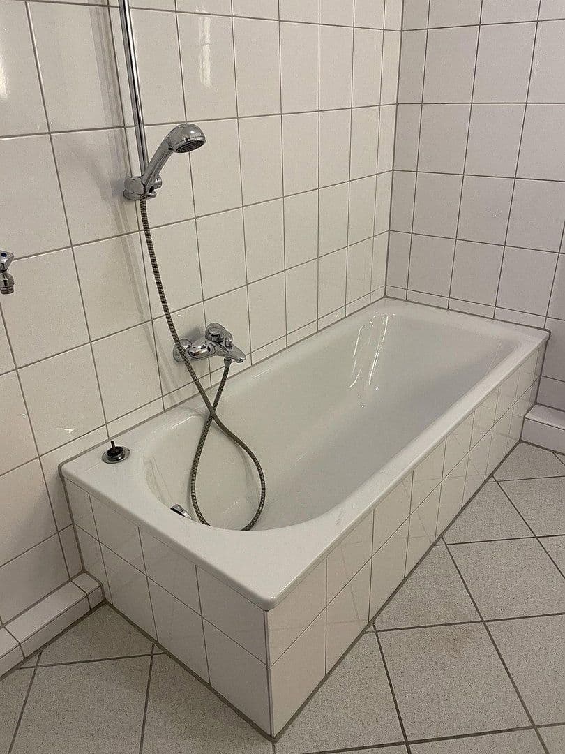 Prenájom bytu 3-izbový 76 m², Bensheim, Hesensko Prenájom bytu 3-izbový 76 m², Bensheim, Hesensko