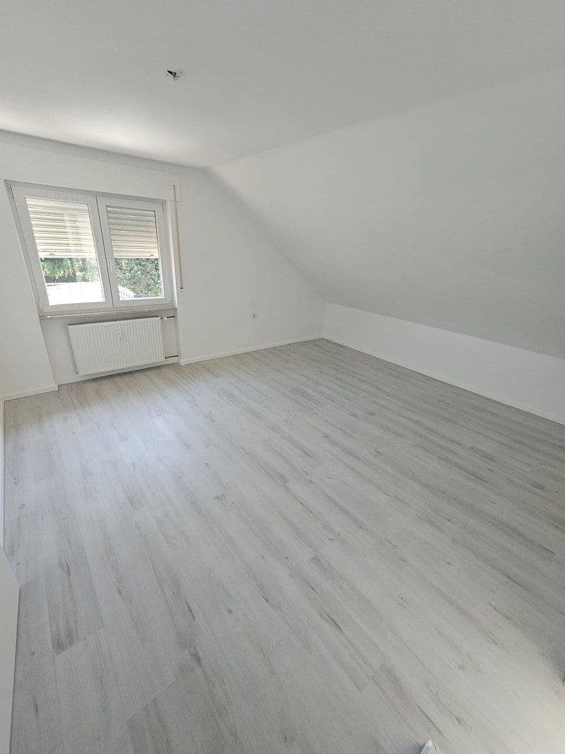 Prenájom bytu 4-izbový 89 m², Waldstraße 20, Hirschhorn, Hesensko Prenájom bytu 4-izbový 89 m², Waldstraße 20, Hirschhorn, Hesensko