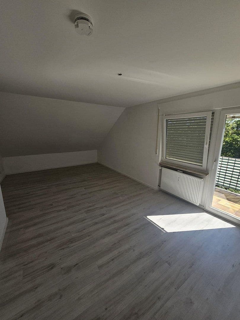 Prenájom bytu 4-izbový 89 m², Waldstraße 20, Hirschhorn, Hesensko Prenájom bytu 4-izbový 89 m², Waldstraße 20, Hirschhorn, Hesensko