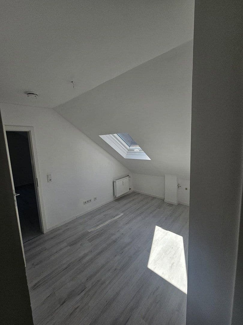 Prenájom bytu 4-izbový 89 m², Waldstraße 20, Hirschhorn, Hesensko Prenájom bytu 4-izbový 89 m², Waldstraße 20, Hirschhorn, Hesensko
