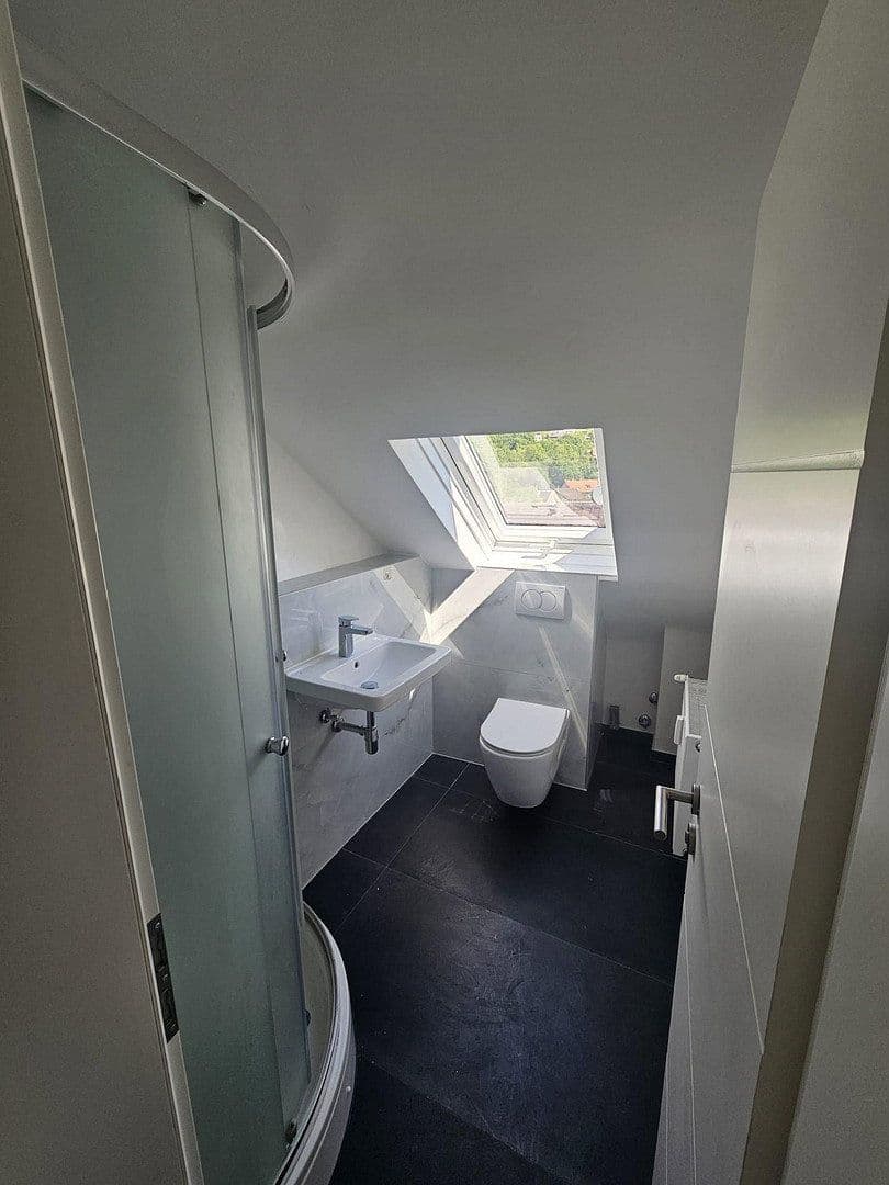 Prenájom bytu 4-izbový 89 m², Waldstraße 20, Hirschhorn, Hesensko Prenájom bytu 4-izbový 89 m², Waldstraße 20, Hirschhorn, Hesensko