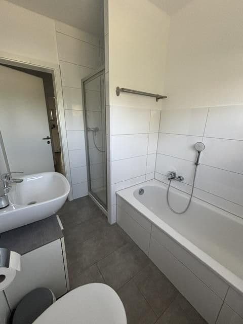 Prenájom bytu 3-izbový 79 m², Korschenbroich, Severné Porýnie - Westfálsko Prenájom bytu 3-izbový 79 m², Korschenbroich, Severné Porýnie - Westfálsko