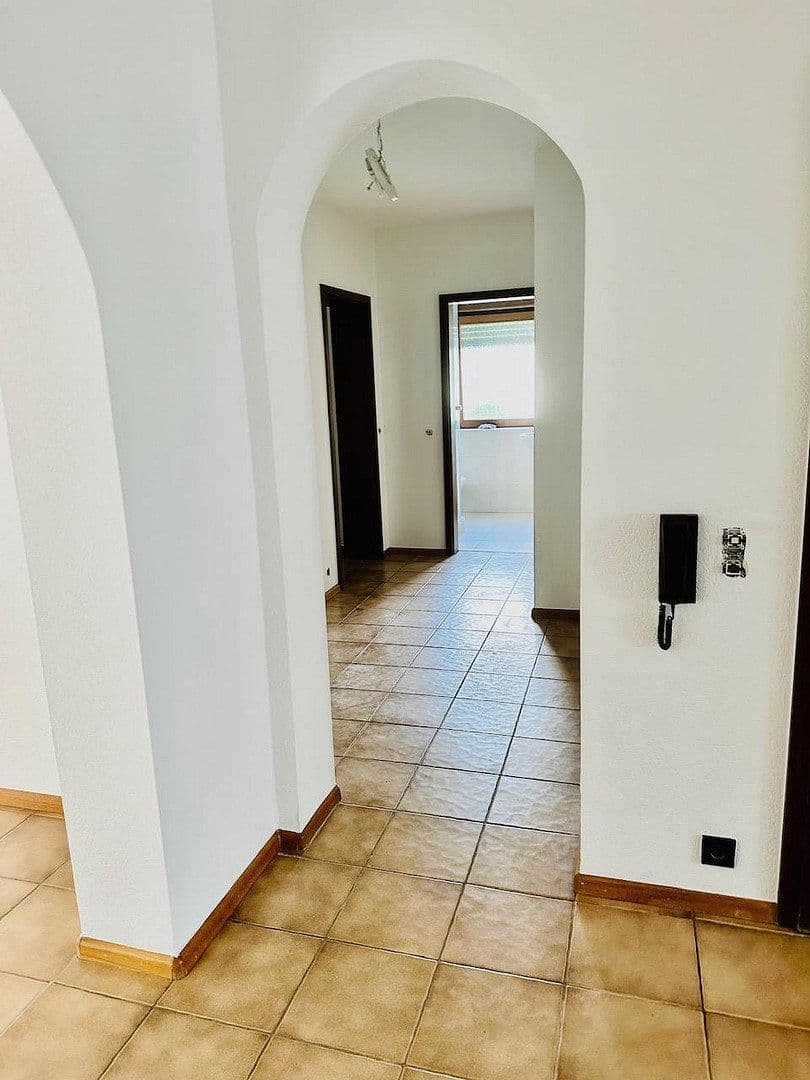 Prenájom bytu 5-izbový 150 m², Ettlingen, Bádensko-Wurttembersko Prenájom bytu 5-izbový 150 m², Ettlingen, Bádensko-Wurttembersko
