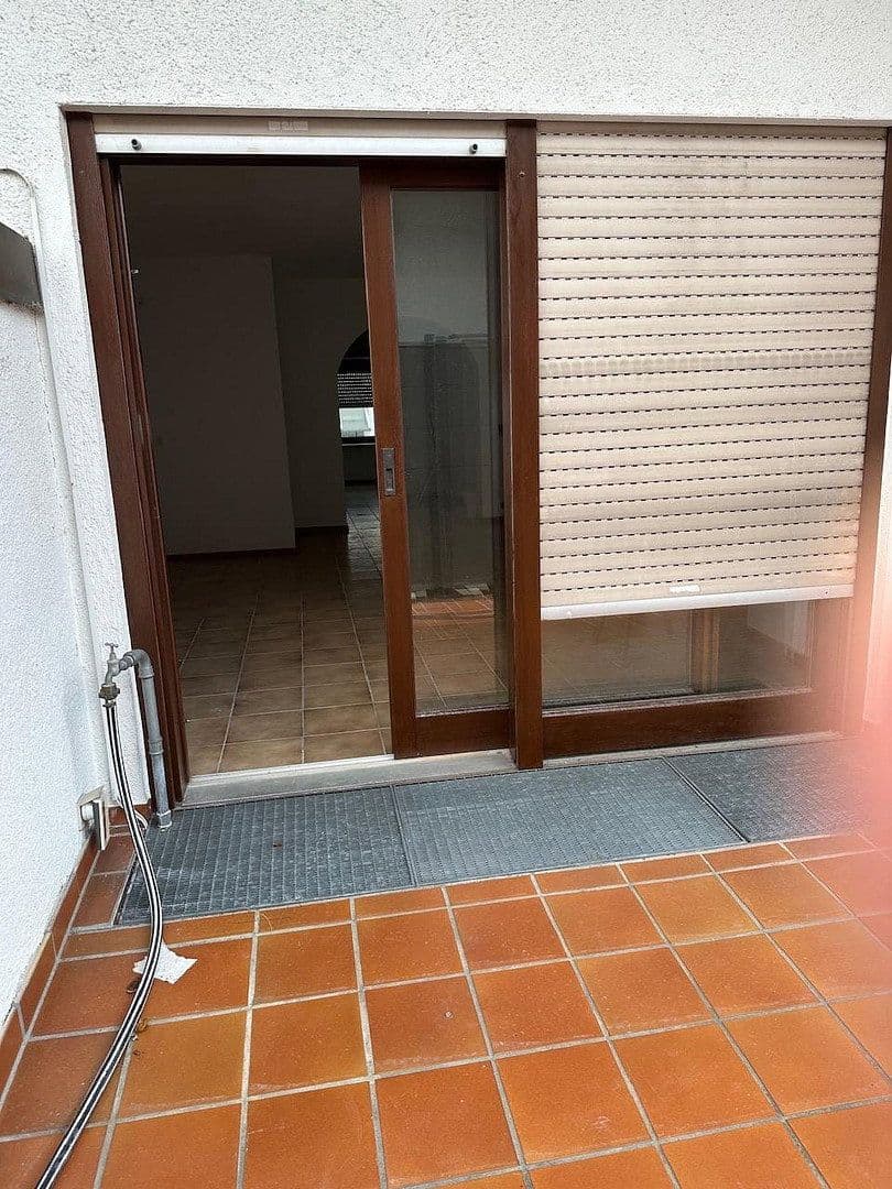 Prenájom bytu 5-izbový 150 m², Ettlingen, Bádensko-Wurttembersko Prenájom bytu 5-izbový 150 m², Ettlingen, Bádensko-Wurttembersko