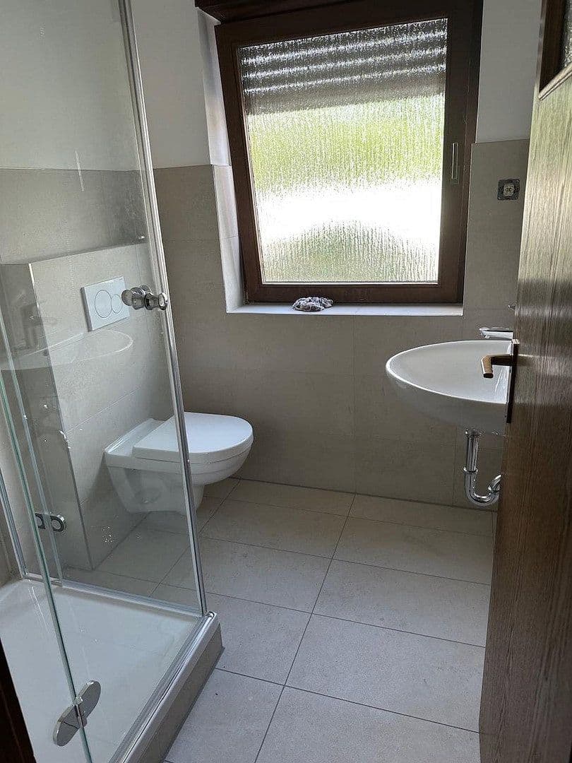 Prenájom bytu 5-izbový 150 m², Ettlingen, Bádensko-Wurttembersko Prenájom bytu 5-izbový 150 m², Ettlingen, Bádensko-Wurttembersko