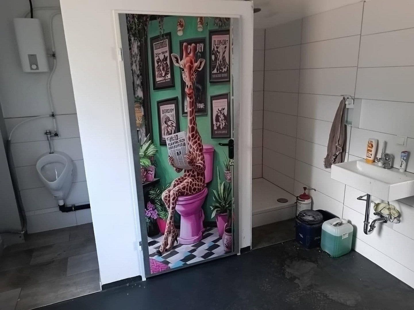 Prenájom nebytového priestoru 900 m², Untere Gewerbestraße 10, Pfaffen-Schwabenheim, Porýnie-Falcko Prenájom nebytového priestoru 900 m², Untere Gewerbestraße 10, Pfaffen-Schwabenheim, Porýnie-Falcko