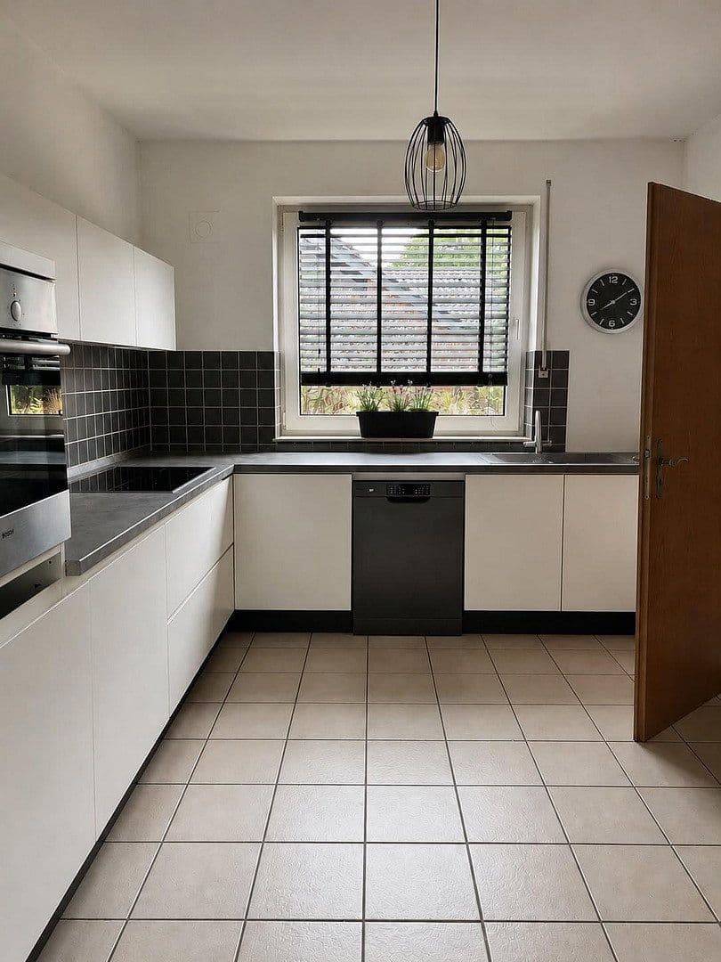 Prenájom domu 126 m², pozemok 490 m², Schwalmweg 3 b, Niederkrüchten, Severné Porýnie - Westfálsko Prenájom domu 126 m², pozemok 490 m², Schwalmweg 3 b, Niederkrüchten, Severné Porýnie - Westfálsko