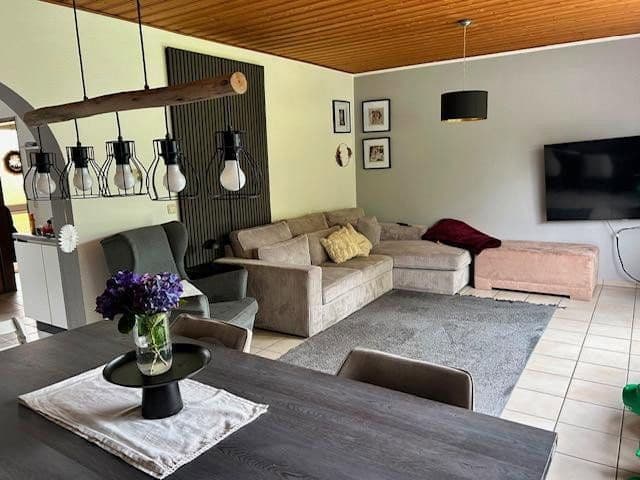 Prenájom domu 126 m², pozemok 490 m², Schwalmweg 3 b, Niederkrüchten, Severné Porýnie - Westfálsko Prenájom domu 126 m², pozemok 490 m², Schwalmweg 3 b, Niederkrüchten, Severné Porýnie - Westfálsko