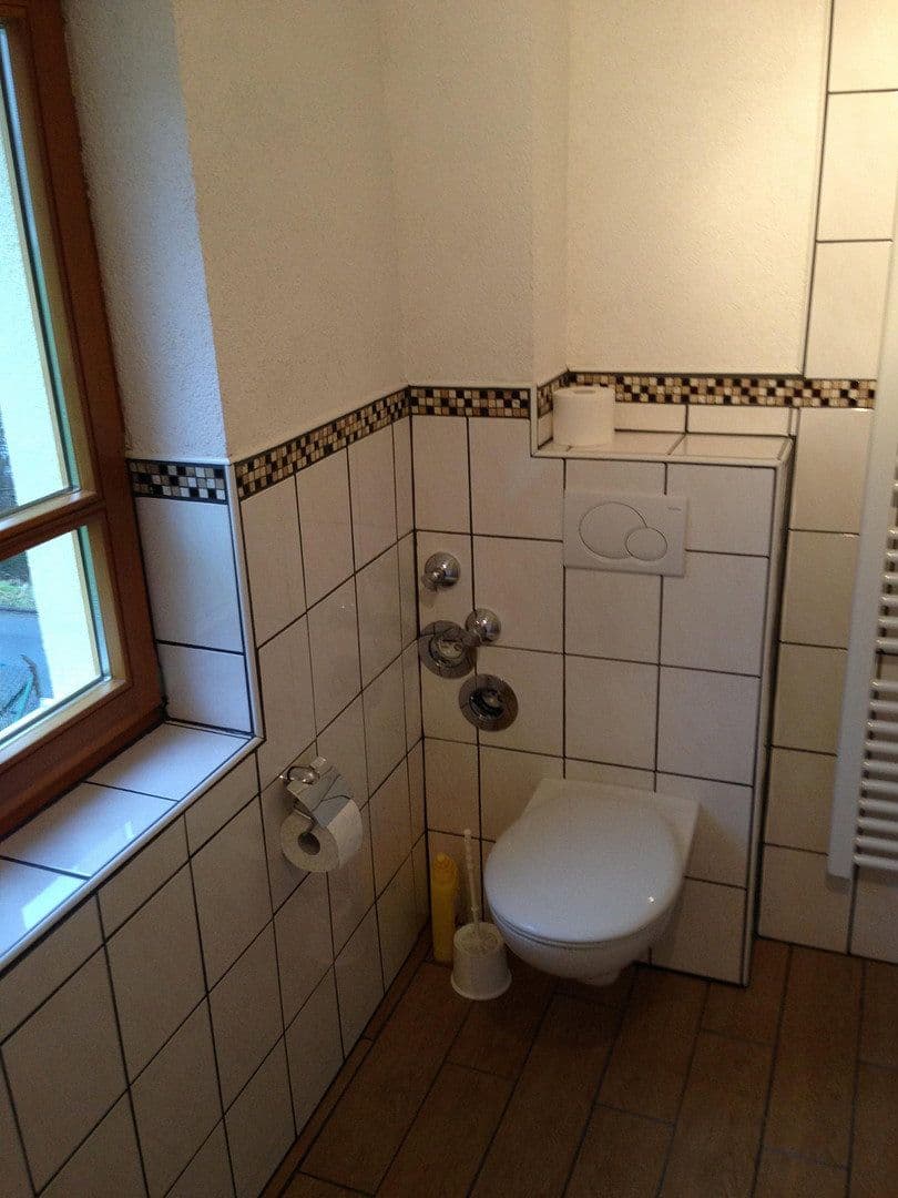 Predaj domu 191 m², pozemok 336 m², Leistenbachstraße 1, Schmitten im Taunus, Hesensko Predaj domu 191 m², pozemok 336 m², Leistenbachstraße 1, Schmitten im Taunus, Hesensko