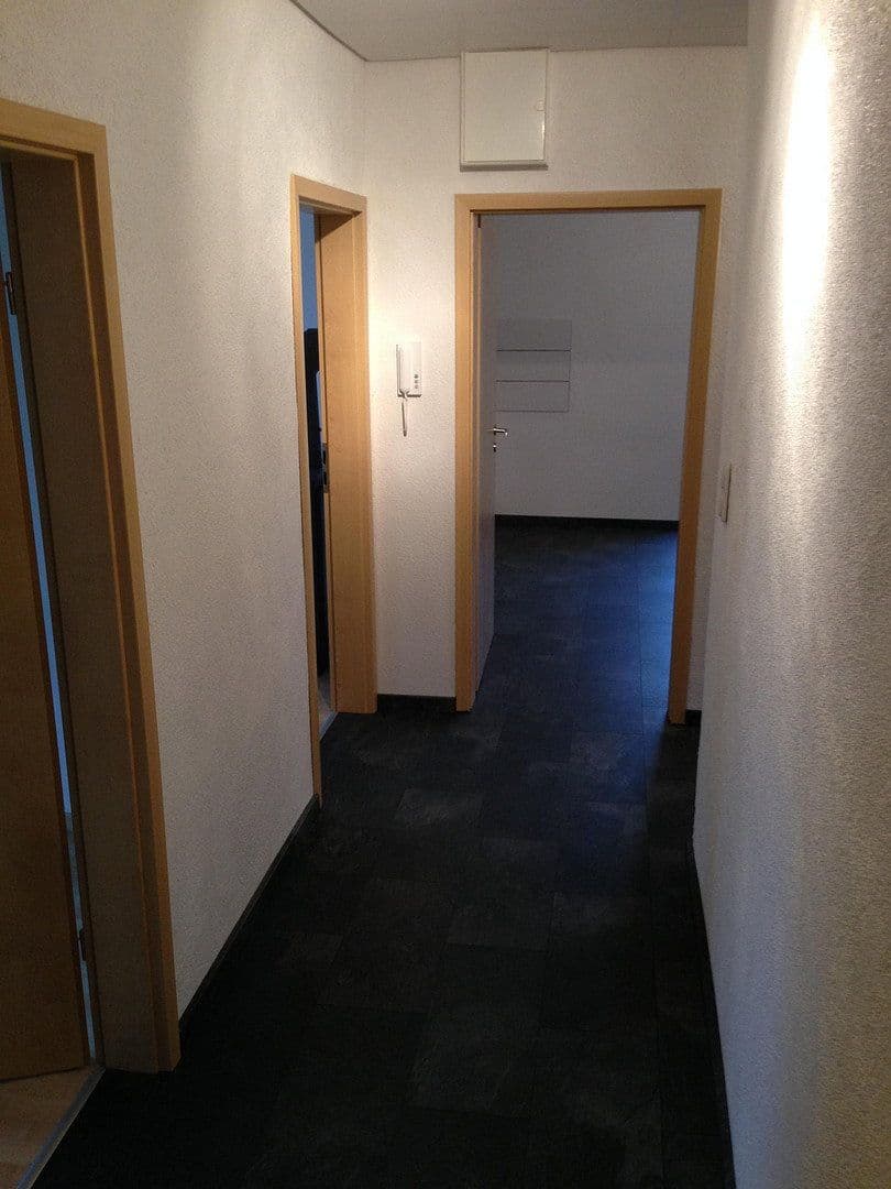 Predaj domu 191 m², pozemok 336 m², Leistenbachstraße 1, Schmitten im Taunus, Hesensko Predaj domu 191 m², pozemok 336 m², Leistenbachstraße 1, Schmitten im Taunus, Hesensko