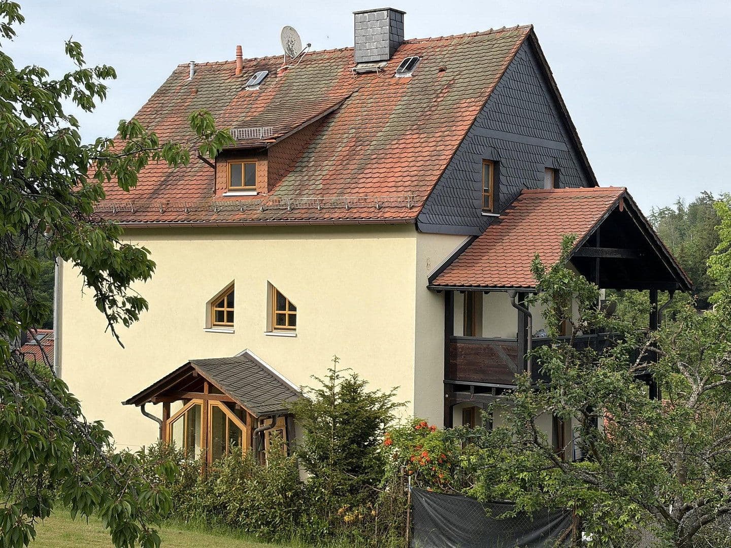 Predaj domu 191 m², pozemok 336 m², Leistenbachstraße 1, Schmitten im Taunus, Hesensko Predaj domu 191 m², pozemok 336 m², Leistenbachstraße 1, Schmitten im Taunus, Hesensko