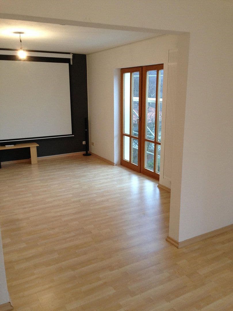 Predaj domu 191 m², pozemok 336 m², Leistenbachstraße 1, Schmitten im Taunus, Hesensko Predaj domu 191 m², pozemok 336 m², Leistenbachstraße 1, Schmitten im Taunus, Hesensko