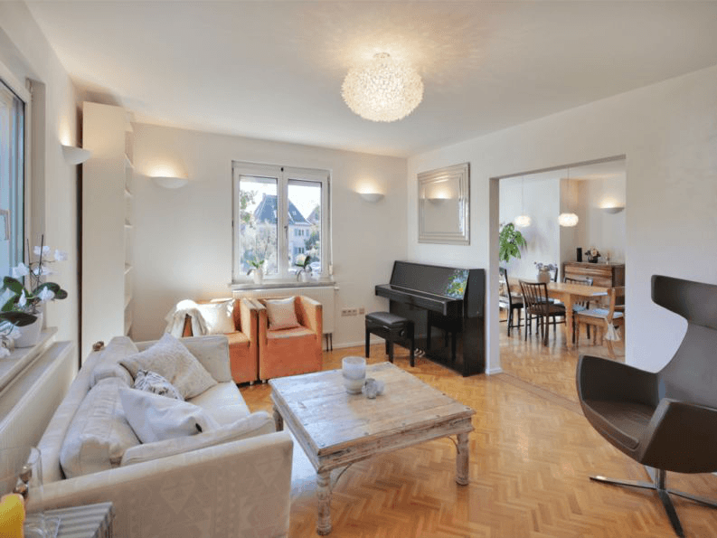 Predaj domu 140 m², pozemok 541 m², Ludwigsburg, Bádensko-Wurttembersko Predaj domu 140 m², pozemok 541 m², Ludwigsburg, Bádensko-Wurttembersko