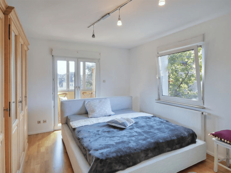 Predaj domu 140 m², pozemok 541 m², Ludwigsburg, Bádensko-Wurttembersko Predaj domu 140 m², pozemok 541 m², Ludwigsburg, Bádensko-Wurttembersko
