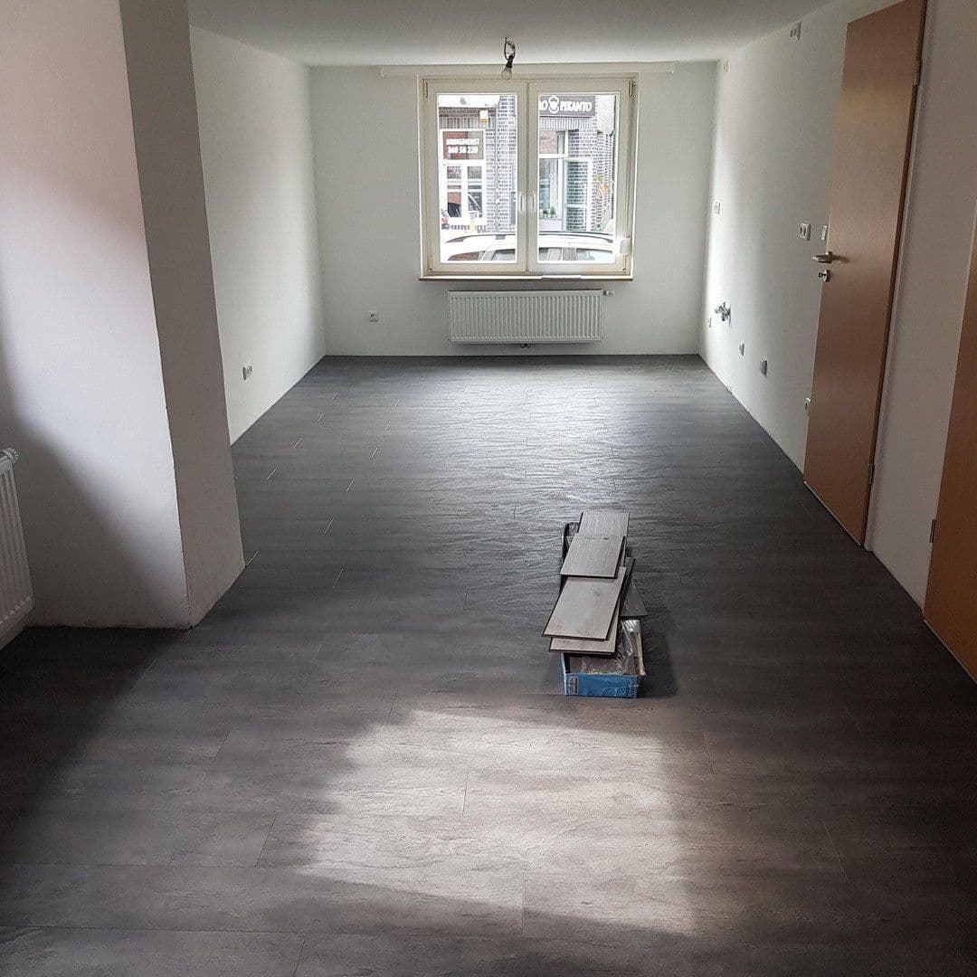 Prenájom domu 166 m², pozemok 229 m², Rathausstraße 33, Giesen, Dolné Sasko Prenájom domu 166 m², pozemok 229 m², Rathausstraße 33, Giesen, Dolné Sasko