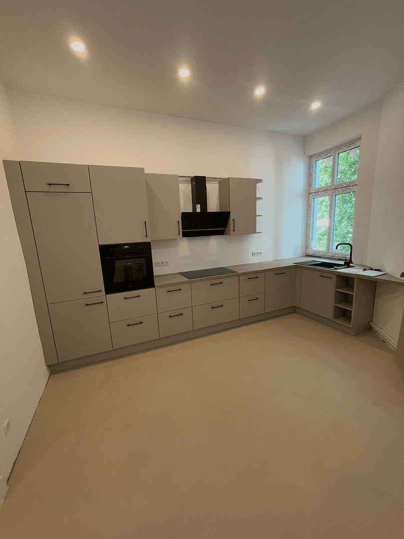 Prenájom bytu 3-izbový 112 m², Berlin, Berlín Prenájom bytu 3-izbový 112 m², Berlin, Berlín