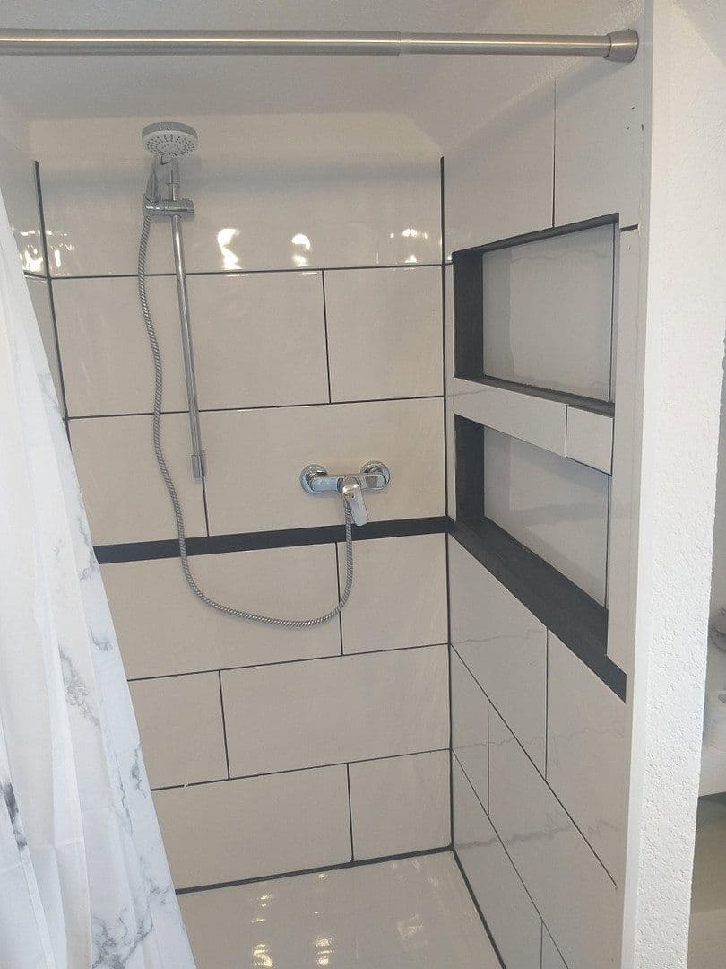 Prenájom bytu 6-izbový 160 m², Alemannenstraße 29, Schwäbisch Gmünd, Bádensko-Wurttembersko Prenájom bytu 6-izbový 160 m², Alemannenstraße 29, Schwäbisch Gmünd, Bádensko-Wurttembersko