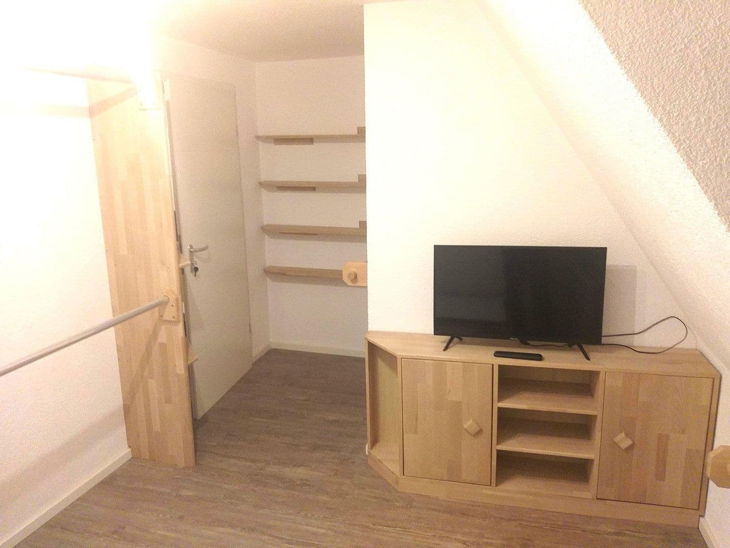 Prenájom bytu 6-izbový 160 m², Alemannenstraße 29, Schwäbisch Gmünd, Bádensko-Wurttembersko Prenájom bytu 6-izbový 160 m², Alemannenstraße 29, Schwäbisch Gmünd, Bádensko-Wurttembersko