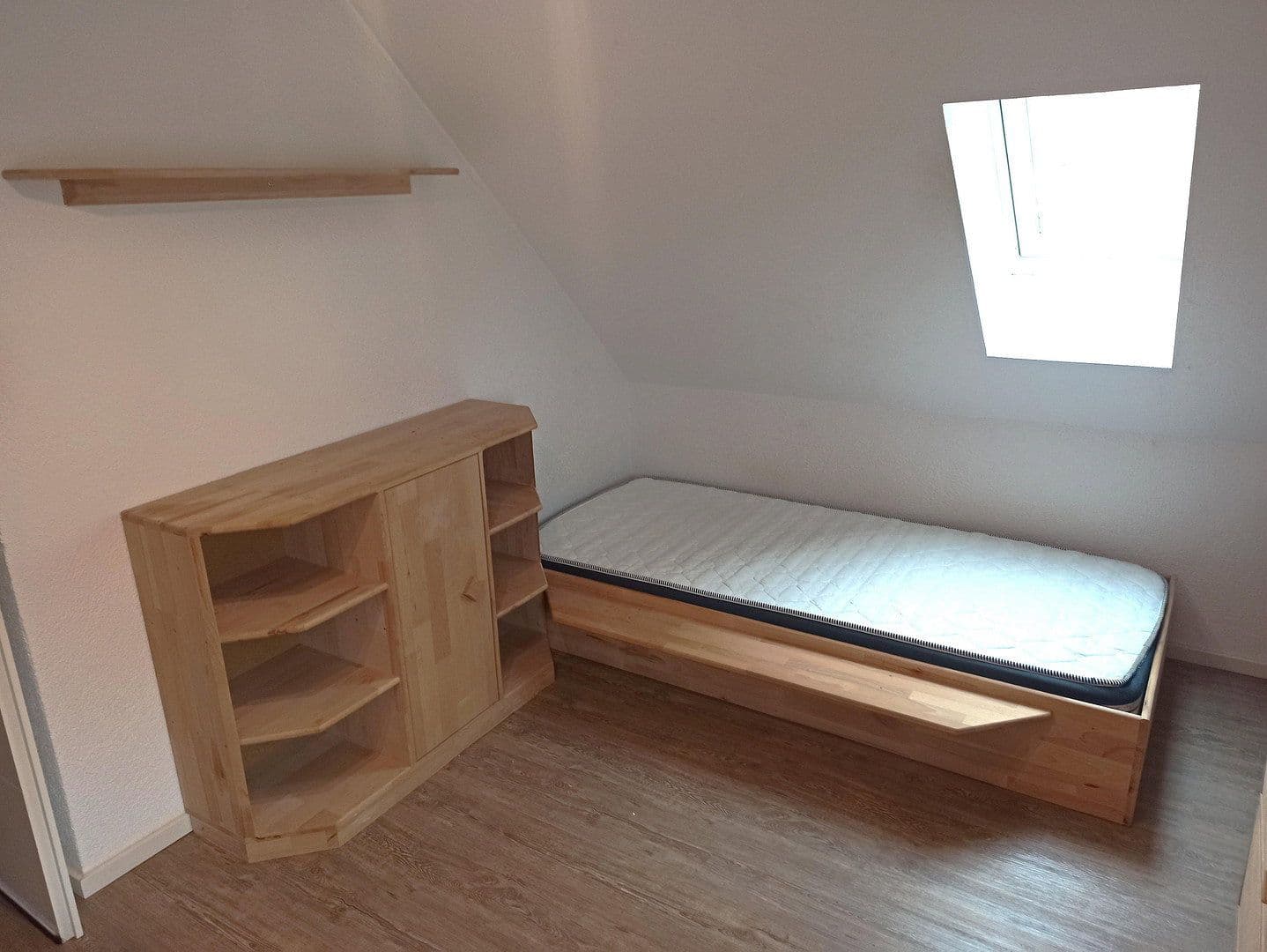 Prenájom bytu 6-izbový 160 m², Alemannenstraße 29, Schwäbisch Gmünd, Bádensko-Wurttembersko Prenájom bytu 6-izbový 160 m², Alemannenstraße 29, Schwäbisch Gmünd, Bádensko-Wurttembersko