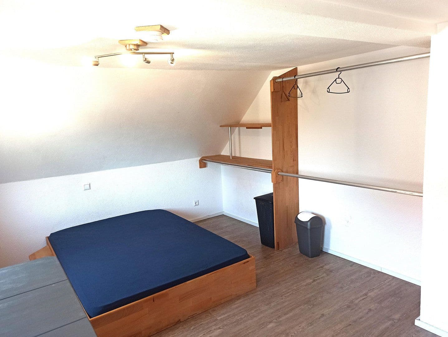 Prenájom bytu 6-izbový 160 m², Alemannenstraße 29, Schwäbisch Gmünd, Bádensko-Wurttembersko Prenájom bytu 6-izbový 160 m², Alemannenstraße 29, Schwäbisch Gmünd, Bádensko-Wurttembersko