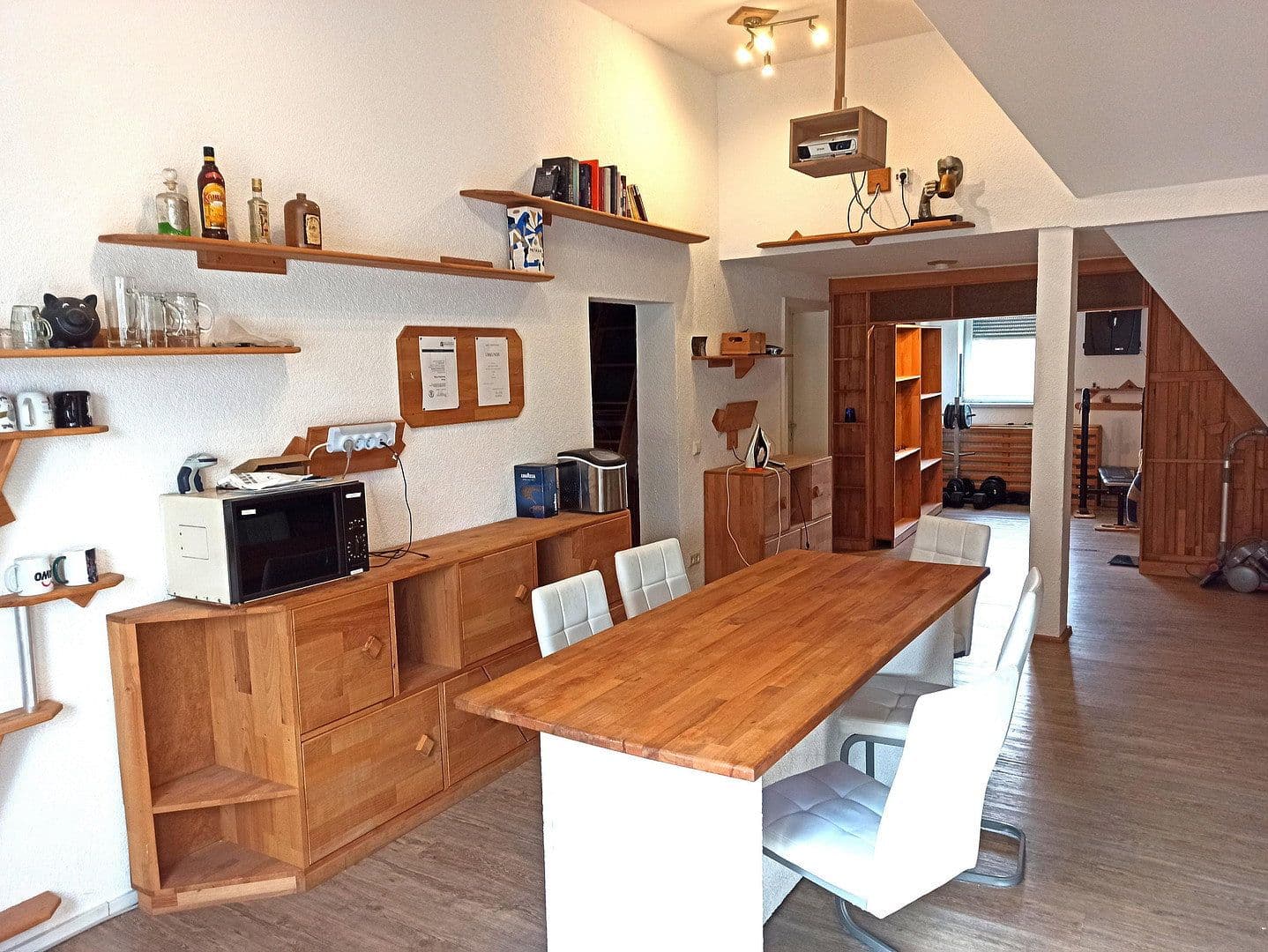 Prenájom bytu 6-izbový 160 m², Alemannenstraße 29, Schwäbisch Gmünd, Bádensko-Wurttembersko Prenájom bytu 6-izbový 160 m², Alemannenstraße 29, Schwäbisch Gmünd, Bádensko-Wurttembersko