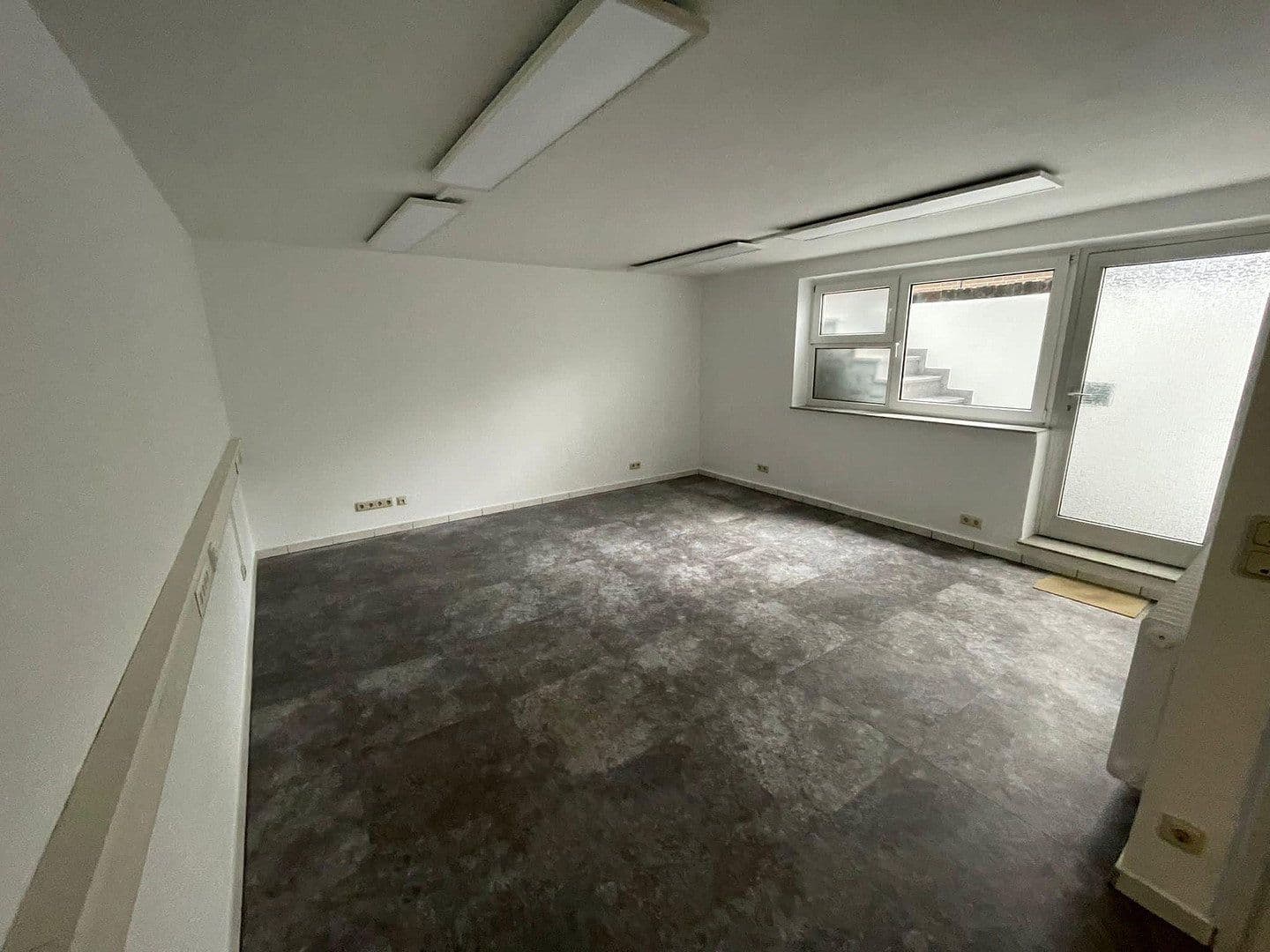 Prenájom kancelárie 323 m², Oberhausen, Severné Porýnie - Westfálsko Prenájom kancelárie 323 m², Oberhausen, Severné Porýnie - Westfálsko