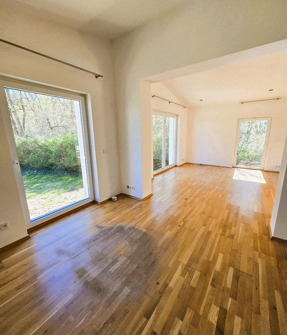 Predaj domu 174 m², pozemok 735 m², Sterkrader Straße 1, Berlin - Tegel, Berlín Predaj domu 174 m², pozemok 735 m², Sterkrader Straße 1, Berlin - Tegel, Berlín