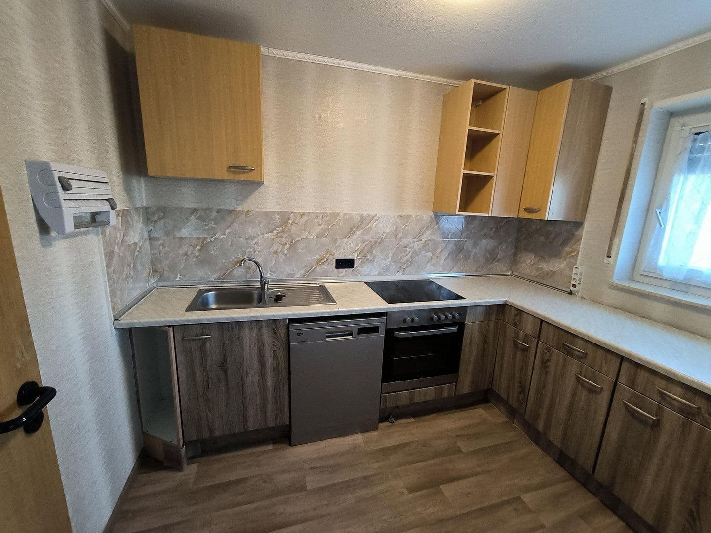 Predaj bytu 2-izbový 58 m², Kaiser Wilhelm Str., Ludwigshafen am Rhein, Porýnie-Falcko Predaj bytu 2-izbový 58 m², Kaiser Wilhelm Str., Ludwigshafen am Rhein, Porýnie-Falcko