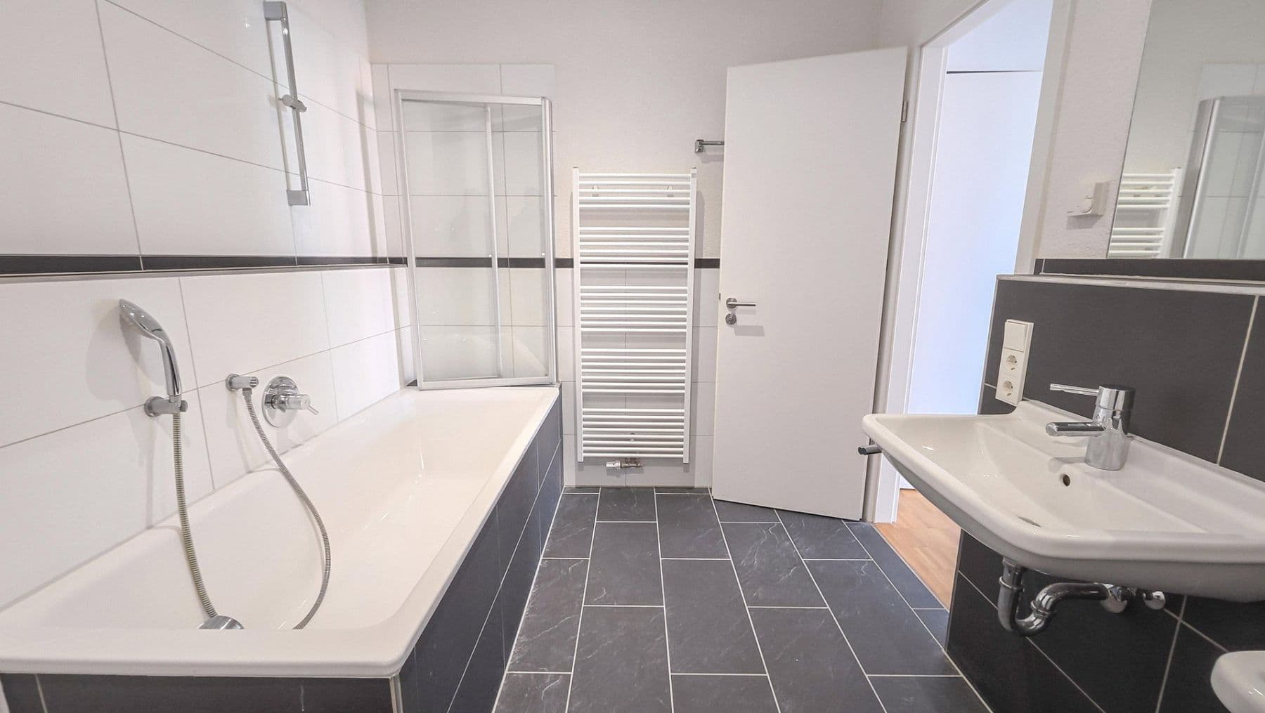 Predaj bytu 2-izbový 68 m², Bertha-von-Suttner-Allee 38, Lahr/Schwarzwald, Bádensko-Wurttembersko Predaj bytu 2-izbový 68 m², Bertha-von-Suttner-Allee 38, Lahr/Schwarzwald, Bádensko-Wurttembersko