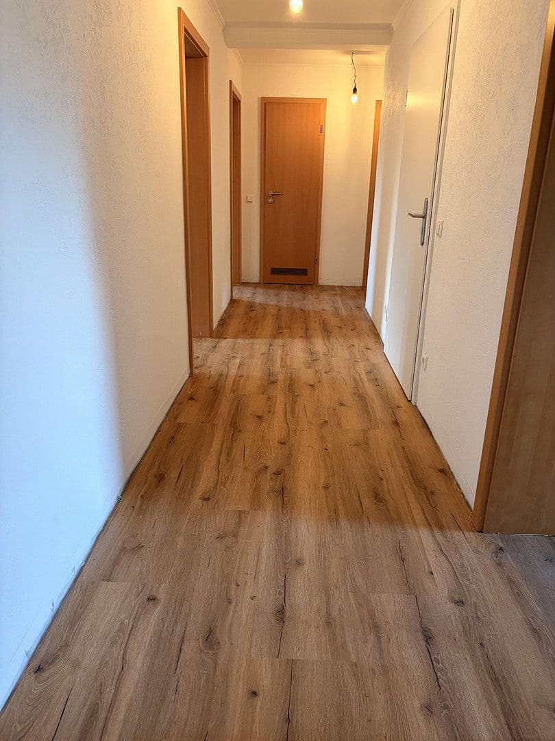 Prenájom bytu 4-izbový 126 m², Fliederstraße 8, Bad Rappenau, Bádensko-Wurttembersko Prenájom bytu 4-izbový 126 m², Fliederstraße 8, Bad Rappenau, Bádensko-Wurttembersko