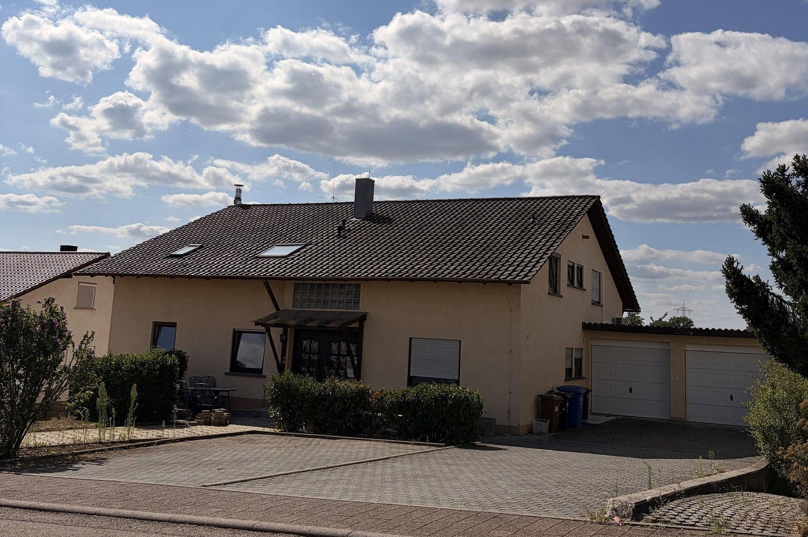 Prenájom bytu 4-izbový 126 m², Fliederstraße 8, Bad Rappenau, Bádensko-Wurttembersko Prenájom bytu 4-izbový 126 m², Fliederstraße 8, Bad Rappenau, Bádensko-Wurttembersko