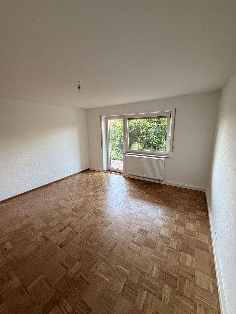 Prenájom bytu 4-izbový 126 m², Fliederstraße 8, Bad Rappenau, Bádensko-Wurttembersko Prenájom bytu 4-izbový 126 m², Fliederstraße 8, Bad Rappenau, Bádensko-Wurttembersko