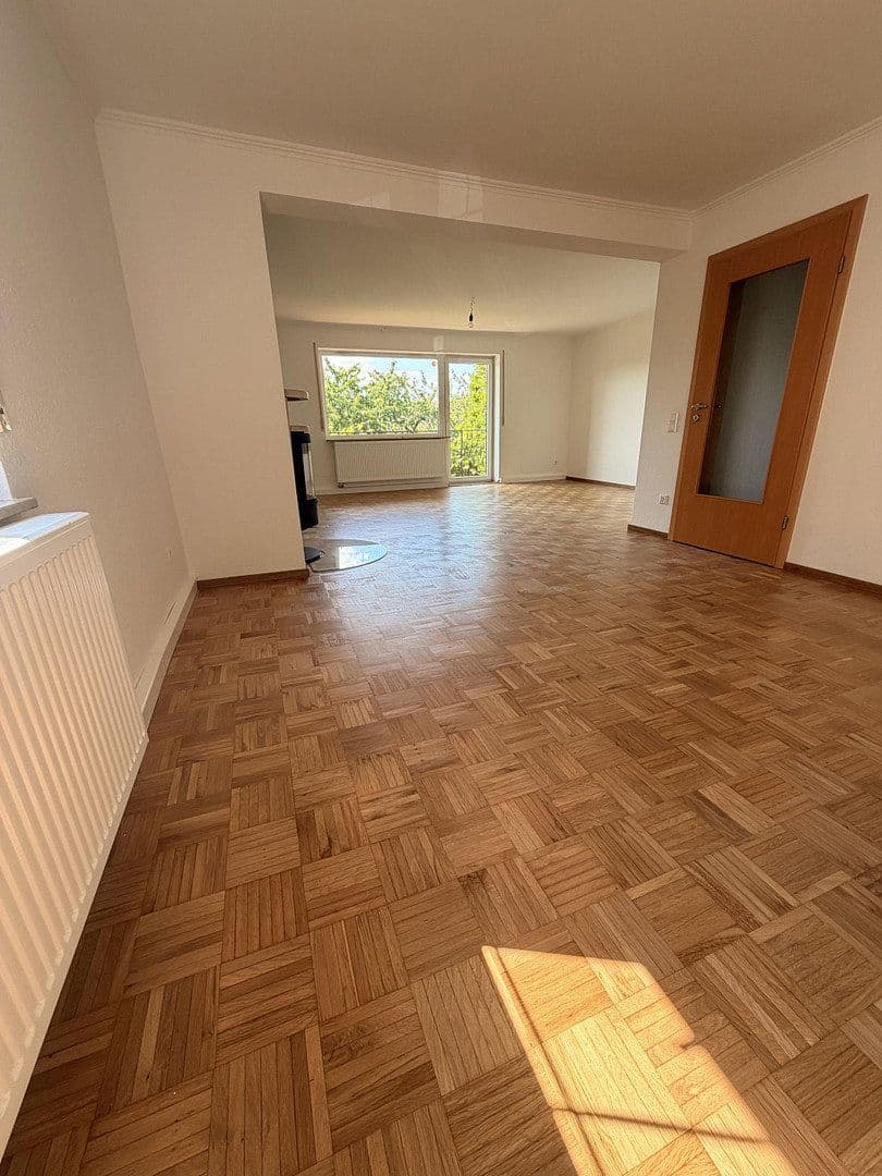 Prenájom bytu 4-izbový 126 m², Fliederstraße 8, Bad Rappenau, Bádensko-Wurttembersko Prenájom bytu 4-izbový 126 m², Fliederstraße 8, Bad Rappenau, Bádensko-Wurttembersko