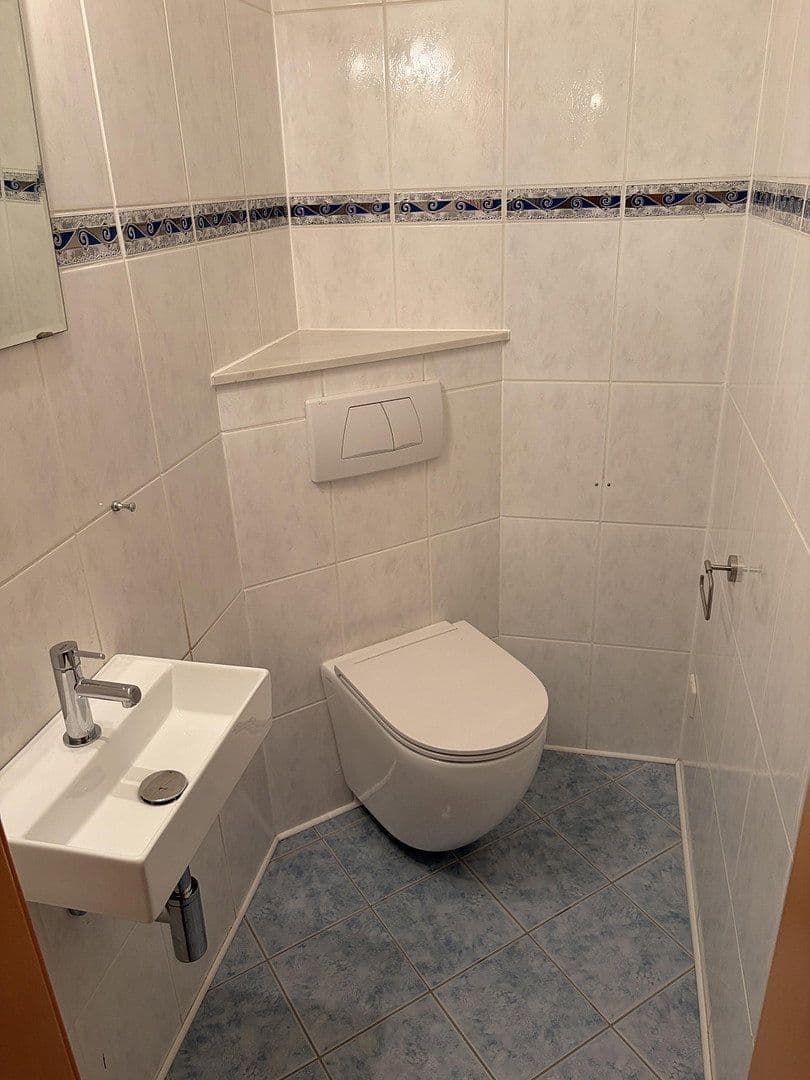 Prenájom bytu 4-izbový 126 m², Fliederstraße 8, Bad Rappenau, Bádensko-Wurttembersko Prenájom bytu 4-izbový 126 m², Fliederstraße 8, Bad Rappenau, Bádensko-Wurttembersko