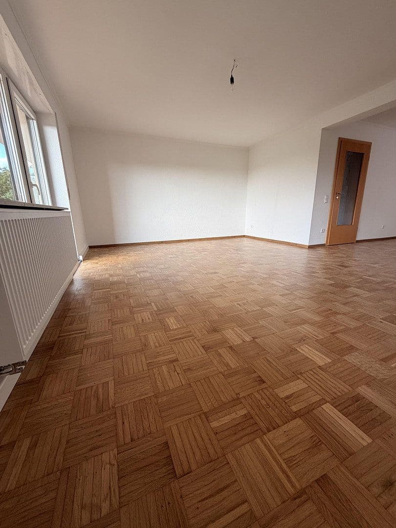 Prenájom bytu 4-izbový 126 m², Fliederstraße 8, Bad Rappenau, Bádensko-Wurttembersko Prenájom bytu 4-izbový 126 m², Fliederstraße 8, Bad Rappenau, Bádensko-Wurttembersko