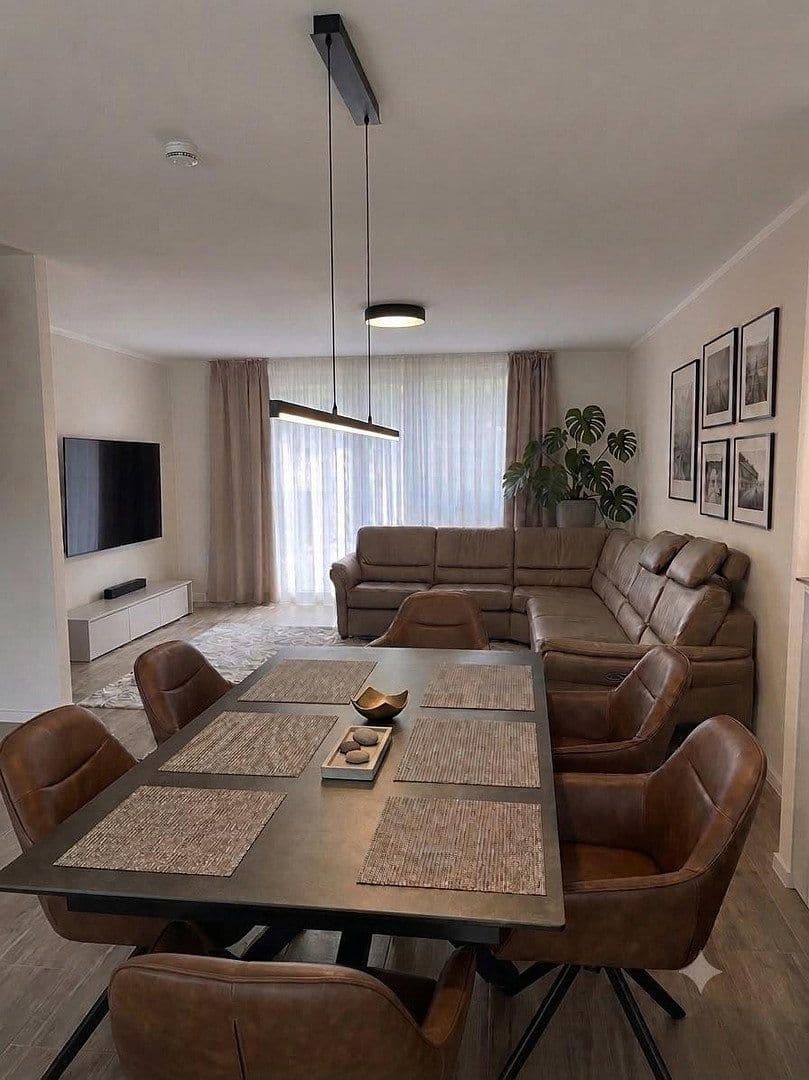 Prenájom domu 145 m², pozemok 150 m², Schwaig bei Nürnberg, Bavorsko Prenájom domu 145 m², pozemok 150 m², Schwaig bei Nürnberg, Bavorsko