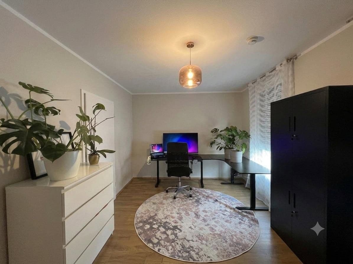 Prenájom domu 145 m², pozemok 150 m², Schwaig bei Nürnberg, Bavorsko Prenájom domu 145 m², pozemok 150 m², Schwaig bei Nürnberg, Bavorsko