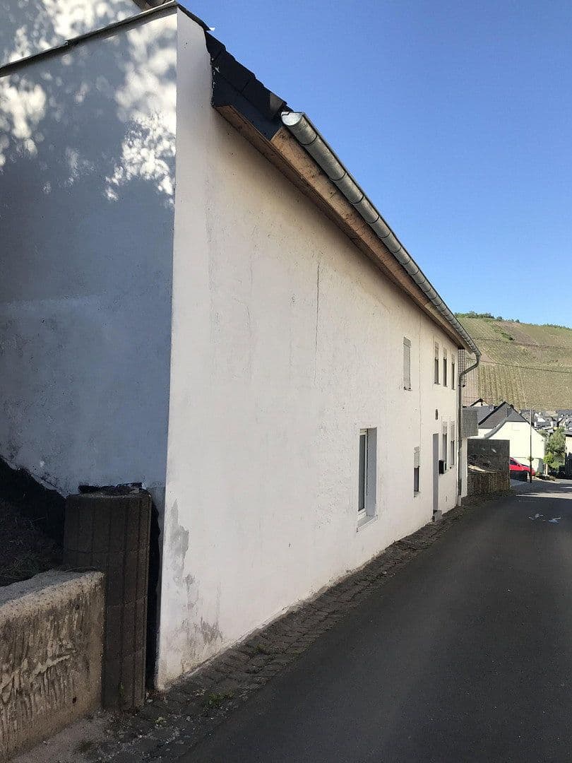 Predaj domu 140 m², pozemok 1.813 m², Kinheim, Porýnie-Falcko Predaj domu 140 m², pozemok 1.813 m², Kinheim, Porýnie-Falcko