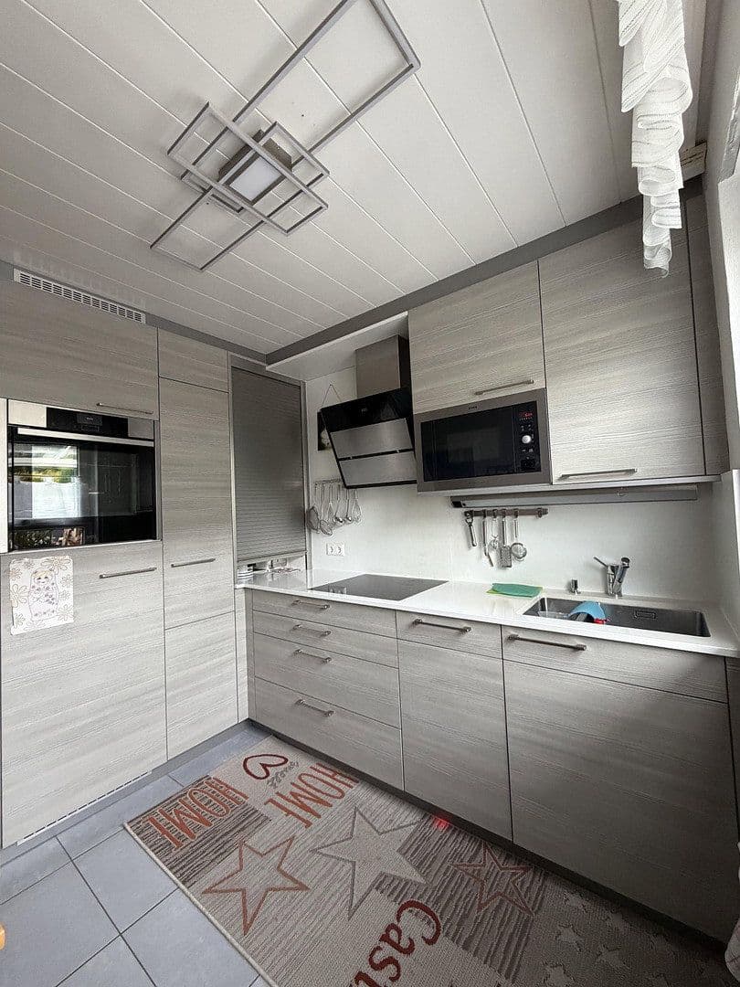 Predaj domu 115 m², pozemok 240 m², Weinsberg, Bádensko-Wurttembersko Predaj domu 115 m², pozemok 240 m², Weinsberg, Bádensko-Wurttembersko