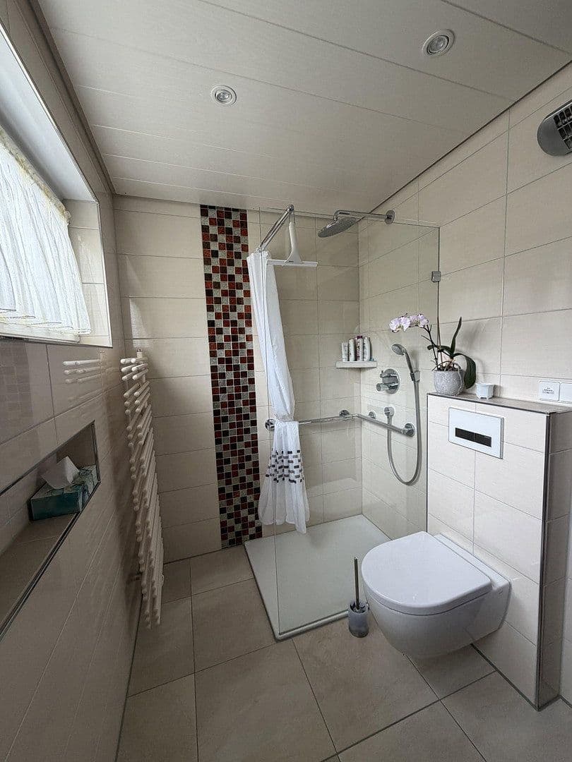 Predaj domu 115 m², pozemok 240 m², Weinsberg, Bádensko-Wurttembersko Predaj domu 115 m², pozemok 240 m², Weinsberg, Bádensko-Wurttembersko
