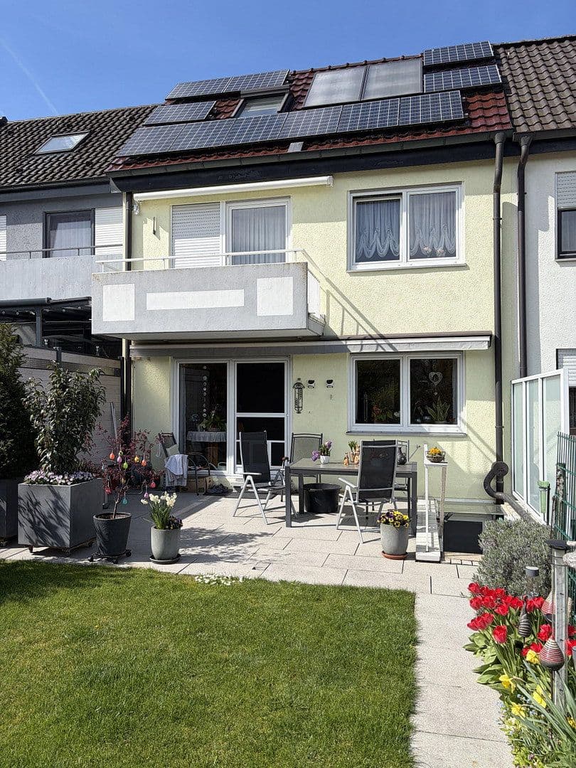 Predaj domu 115 m², pozemok 240 m², Weinsberg, Bádensko-Wurttembersko Predaj domu 115 m², pozemok 240 m², Weinsberg, Bádensko-Wurttembersko