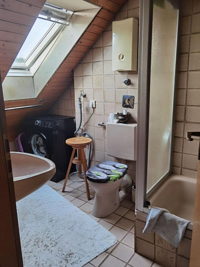 Prenájom bytu 1-izbový 40 m², Auf der Ayl 59, Trier, Porýnie-Falcko Prenájom bytu 1-izbový 40 m², Auf der Ayl 59, Trier, Porýnie-Falcko