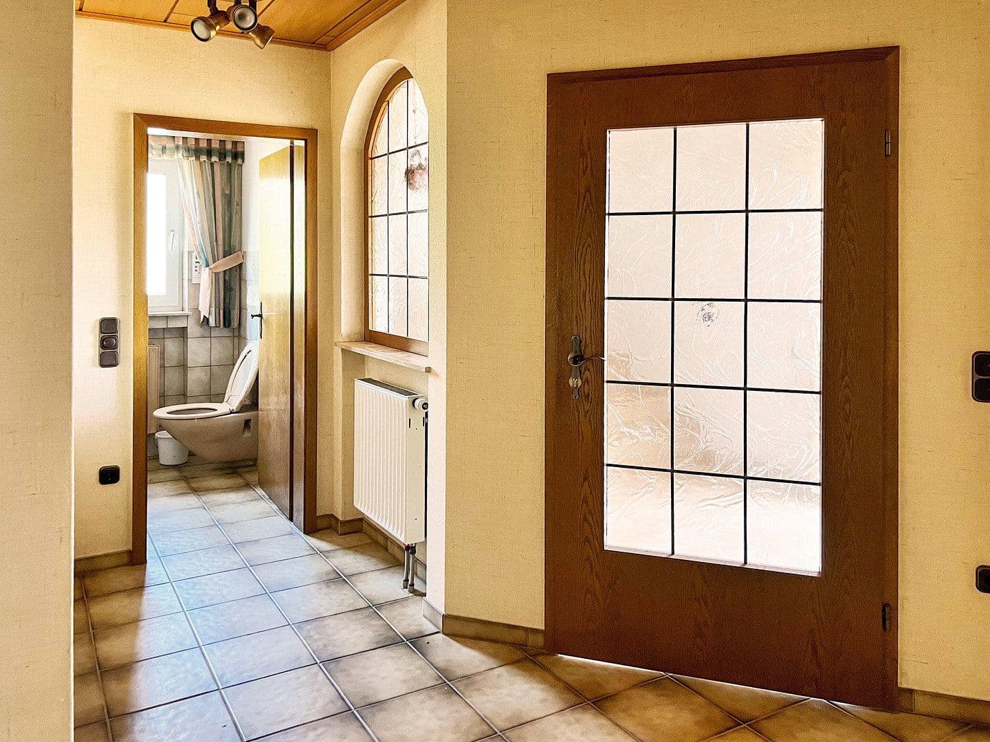 Predaj domu 250 m², pozemok 853 m², Staufenberg, Hesensko Predaj domu 250 m², pozemok 853 m², Staufenberg, Hesensko