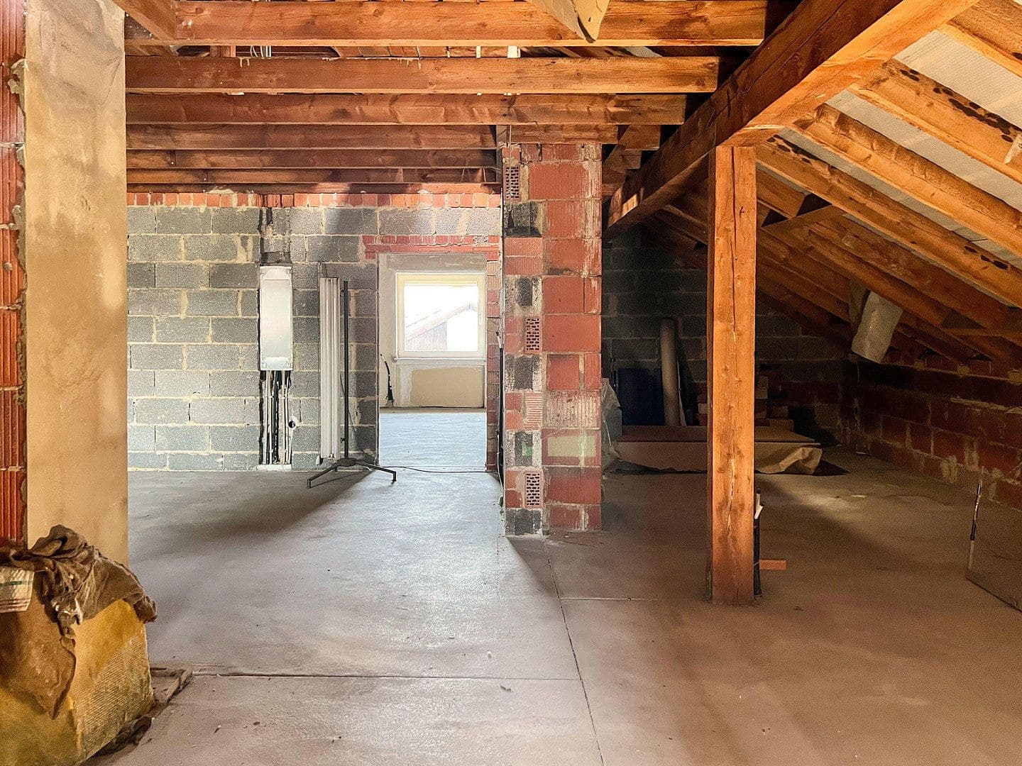 Predaj domu 250 m², pozemok 853 m², Staufenberg, Hesensko Predaj domu 250 m², pozemok 853 m², Staufenberg, Hesensko